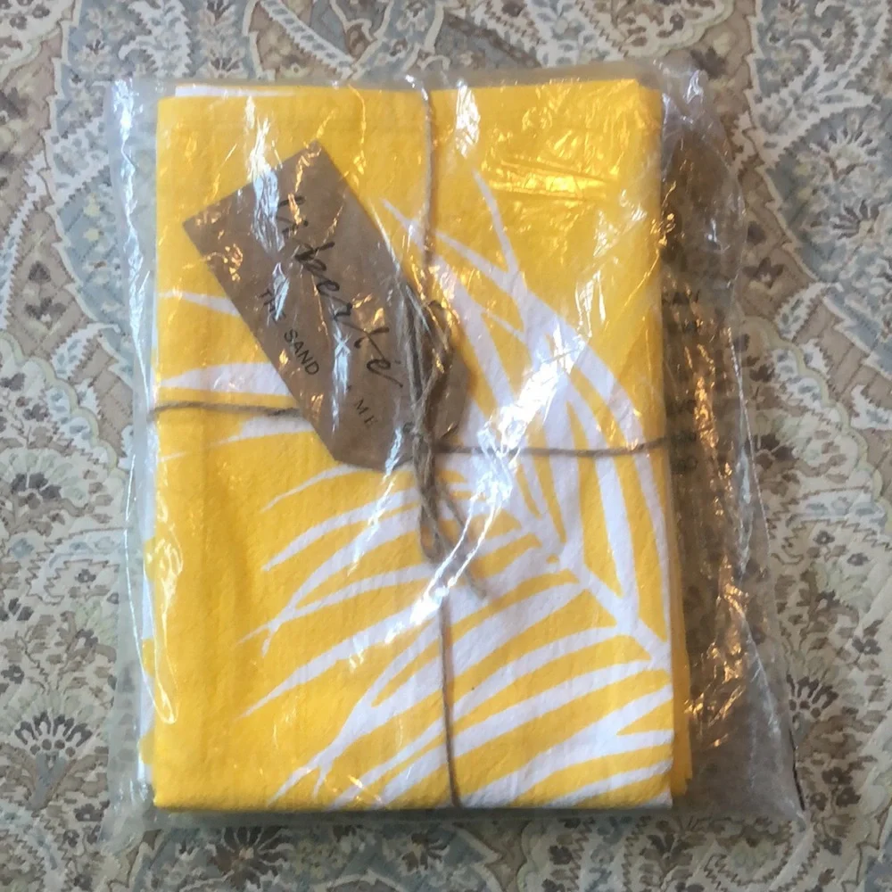 Yellow and White Patterned Dish Towel Set